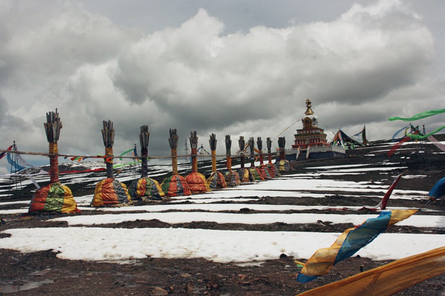 The Tibetan Altar on the Mountain Top